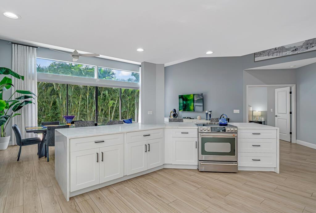 VILLA FLORA AT BOCA POINT - Residential