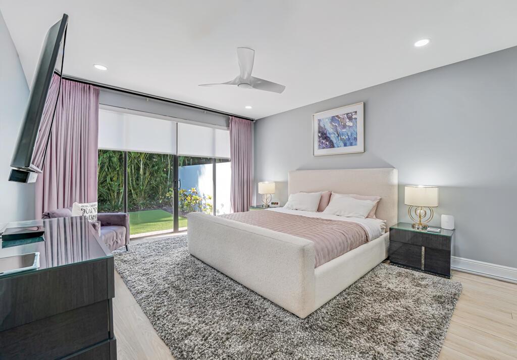 VILLA FLORA AT BOCA POINT - Residential