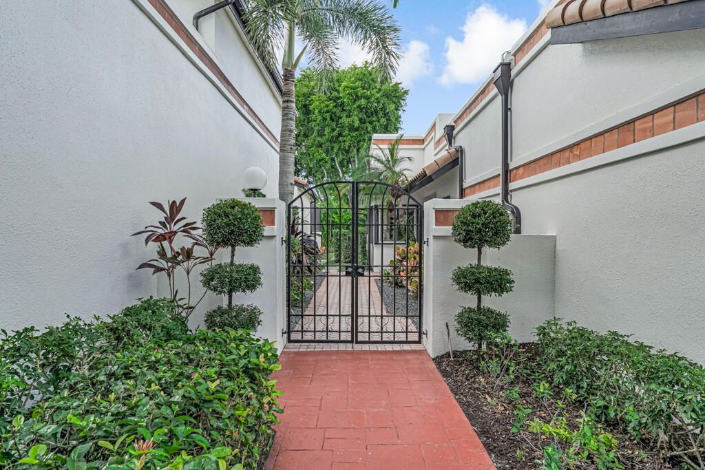 Photo of 6597 Via Benita, Boca Raton, FL 33433 (MLS # R11138313)