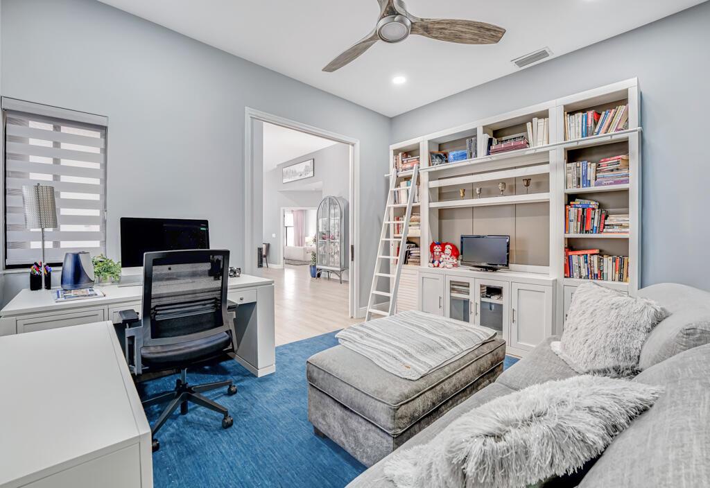 VILLA FLORA AT BOCA POINT - Residential