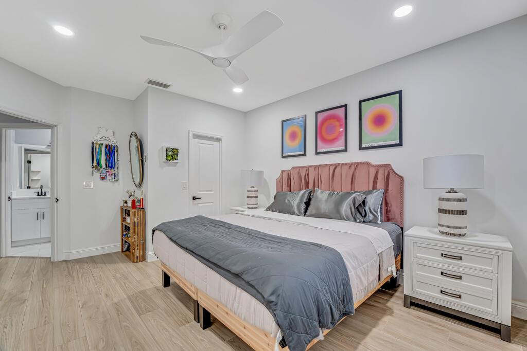 VILLA FLORA AT BOCA POINT - Residential