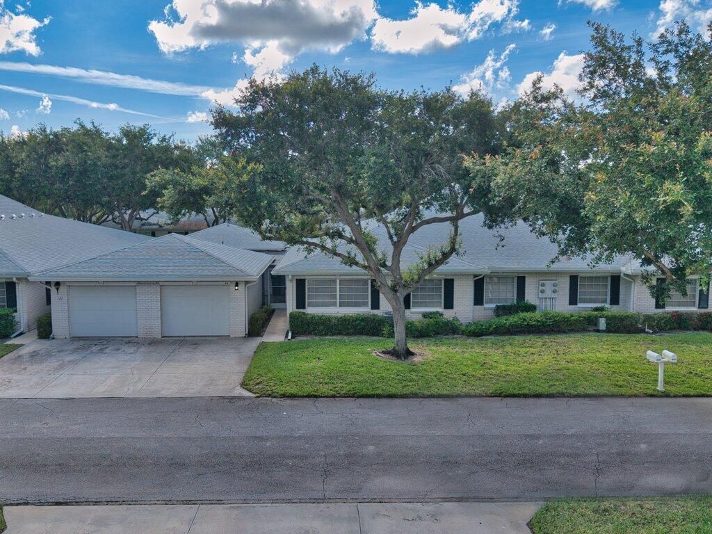 Photo of 10098 S 42nd Drive, Boynton Beach, FL 33436 (MLS # B26040391)