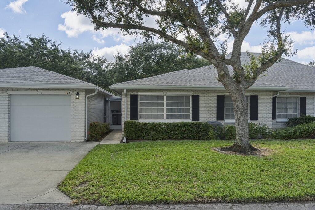 Photo of 10098 S 42nd Drive, Boynton Beach, FL 33436 (MLS # B26040391)