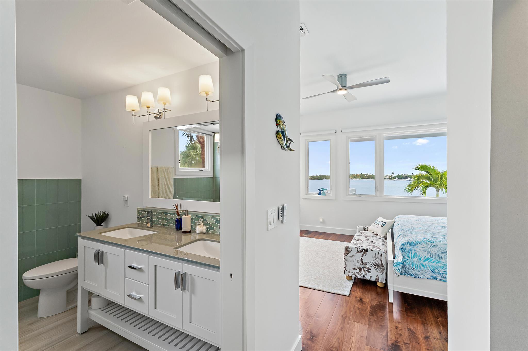 SCRIMSHAW ON THE BAY - Residential