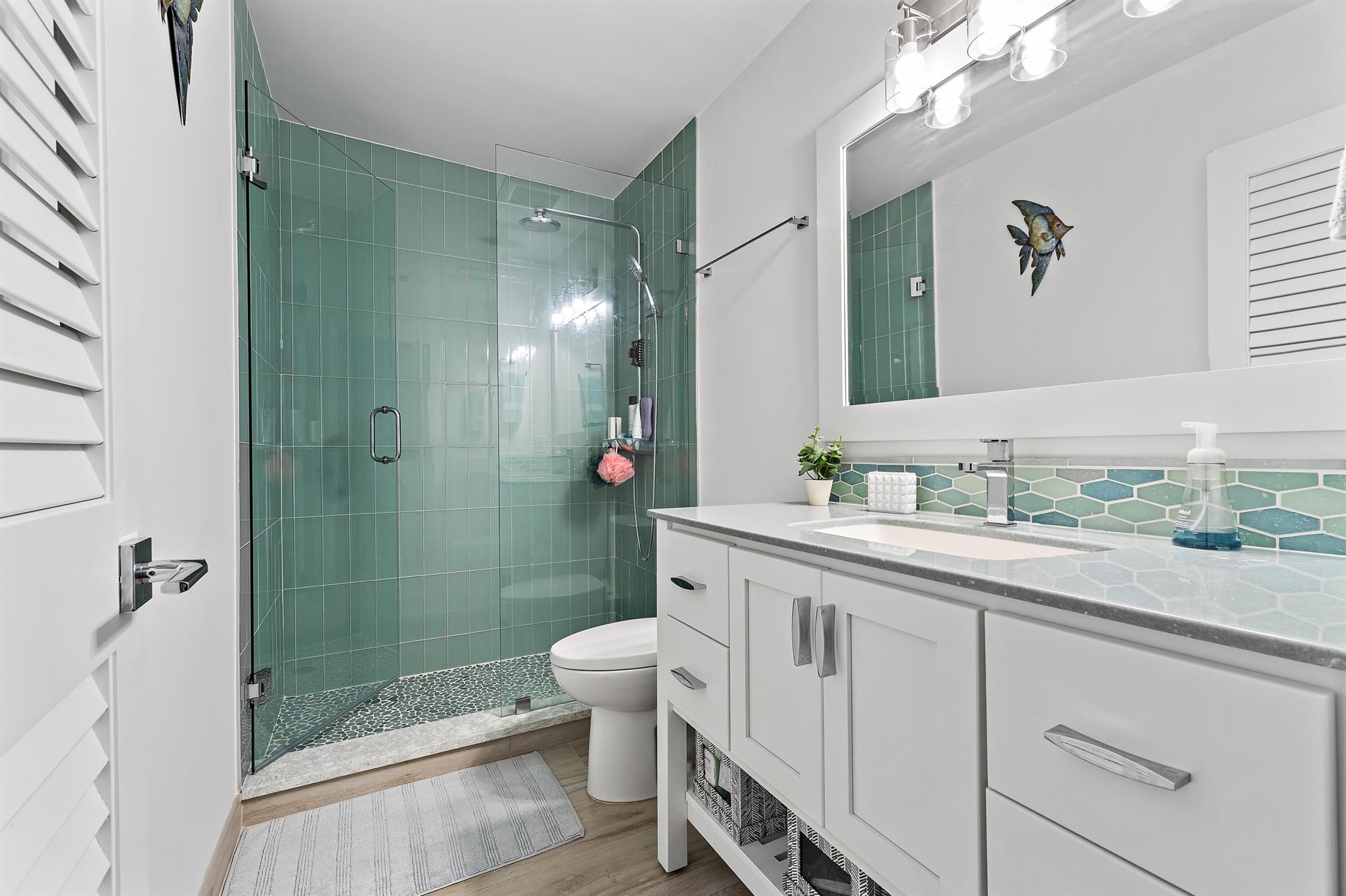 SCRIMSHAW ON THE BAY - Residential