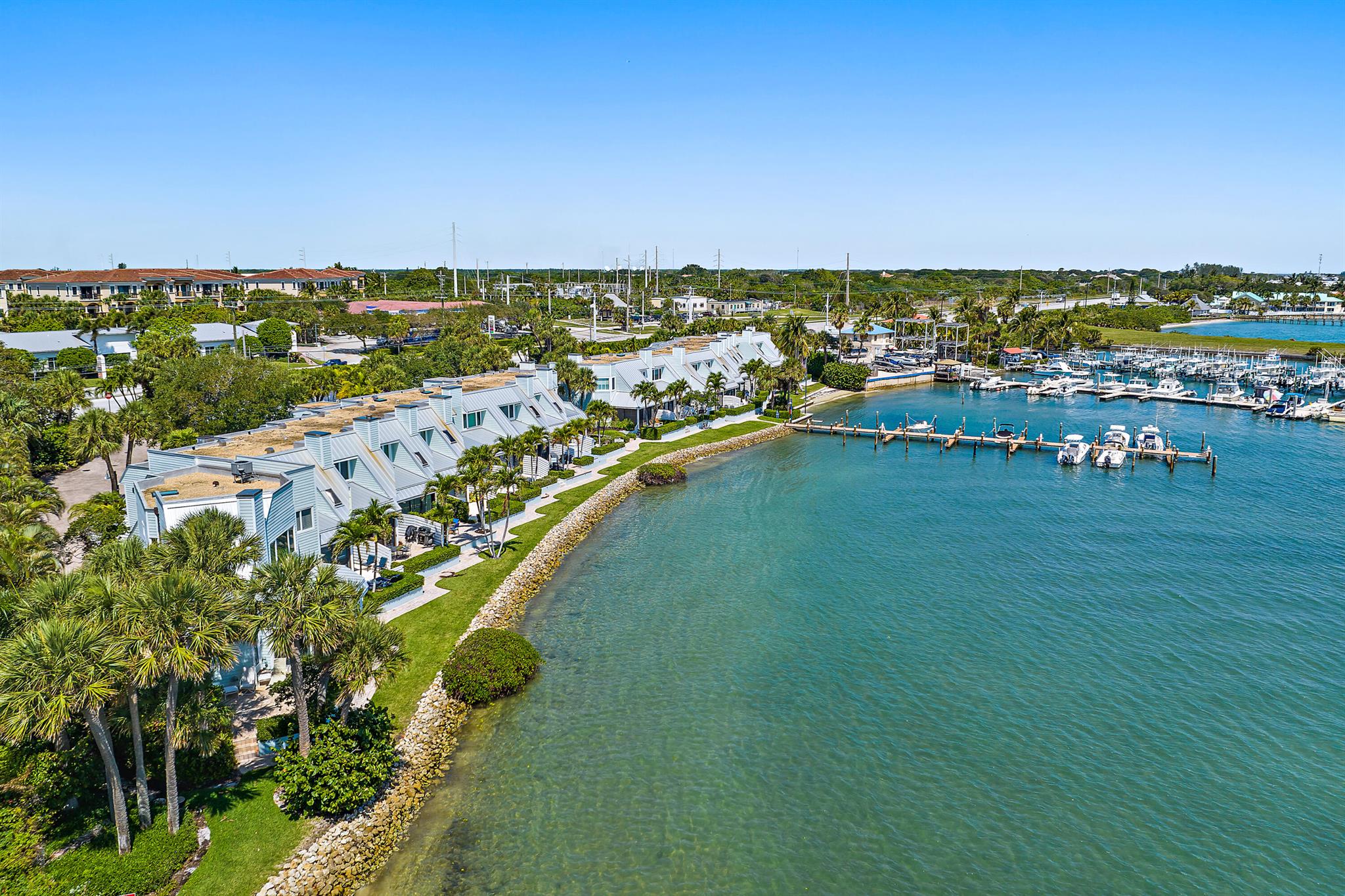 SCRIMSHAW ON THE BAY - Residential