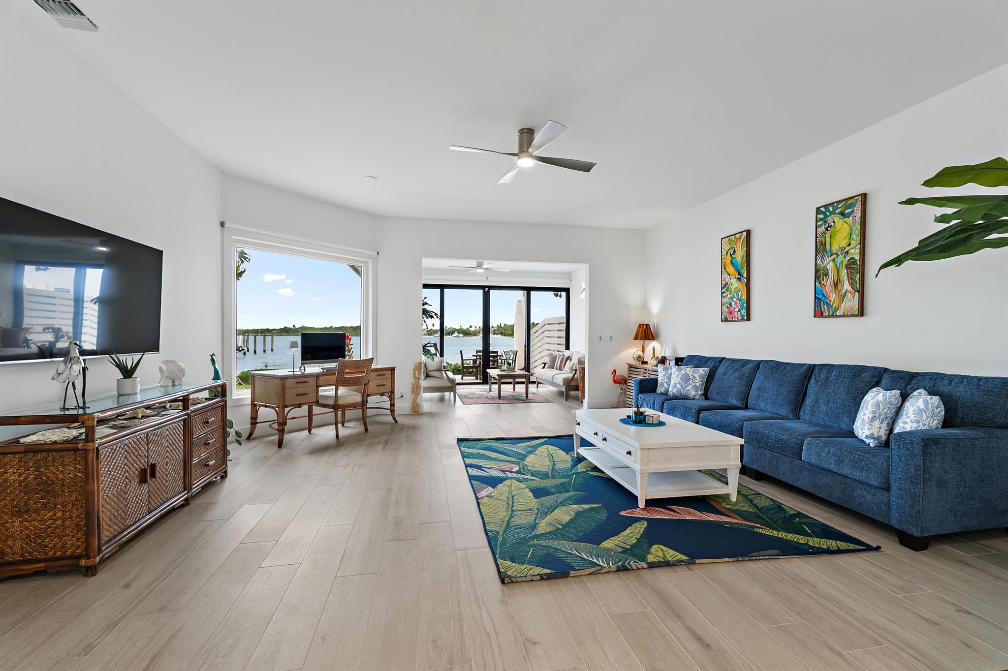 SCRIMSHAW ON THE BAY - Residential