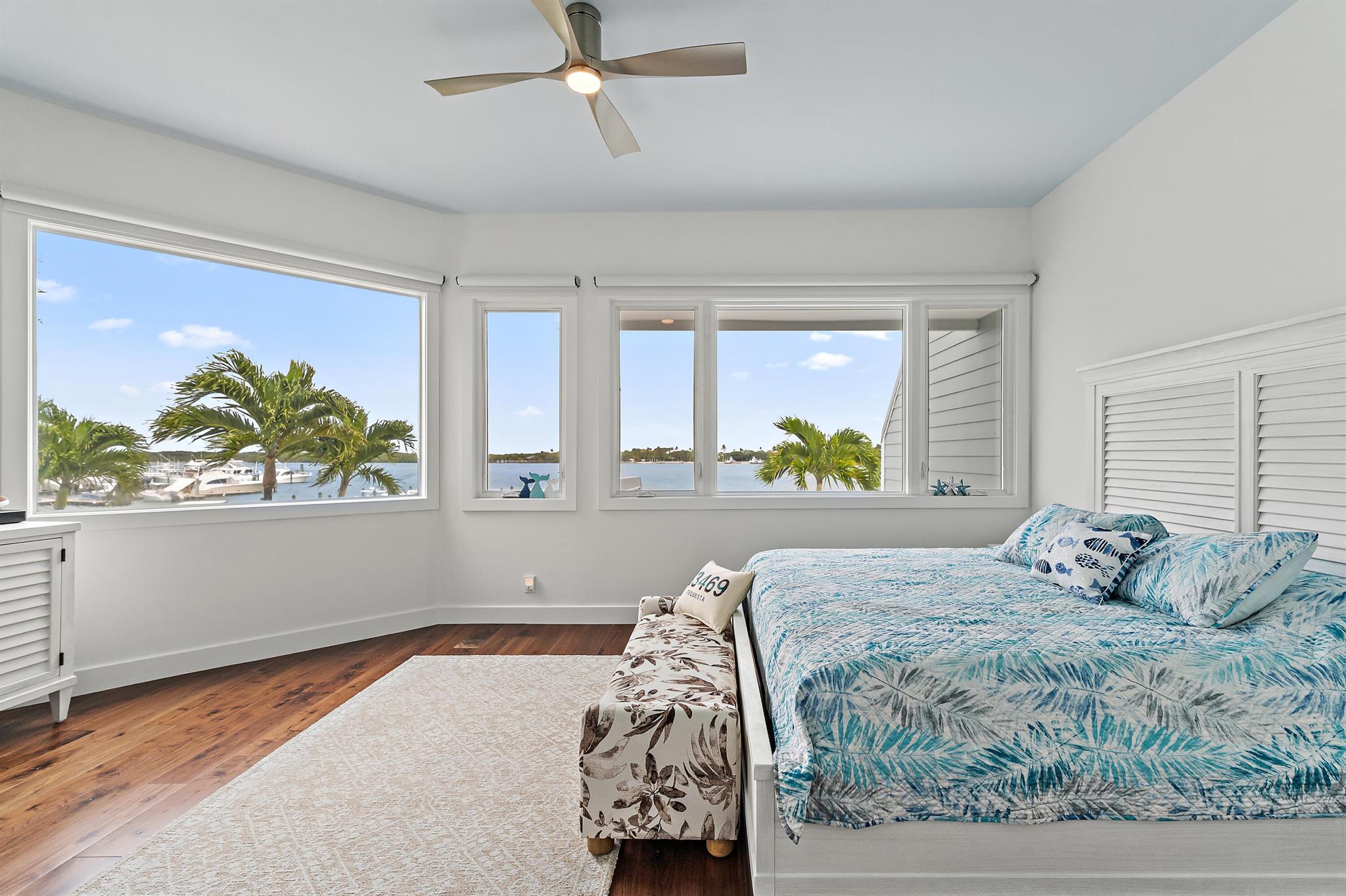 SCRIMSHAW ON THE BAY - Residential