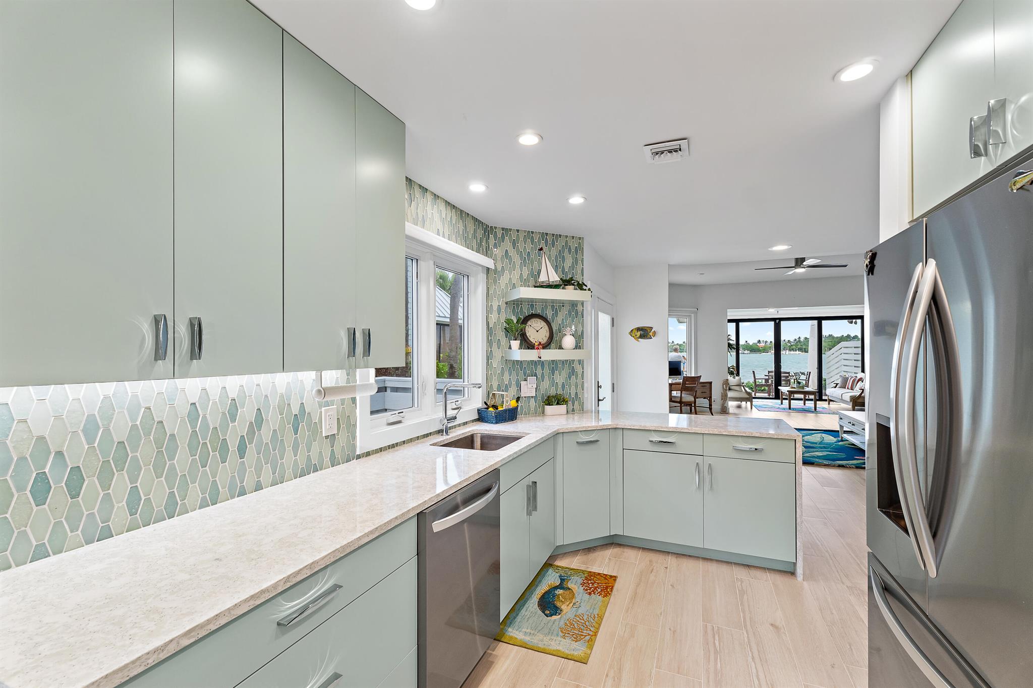 SCRIMSHAW ON THE BAY - Residential