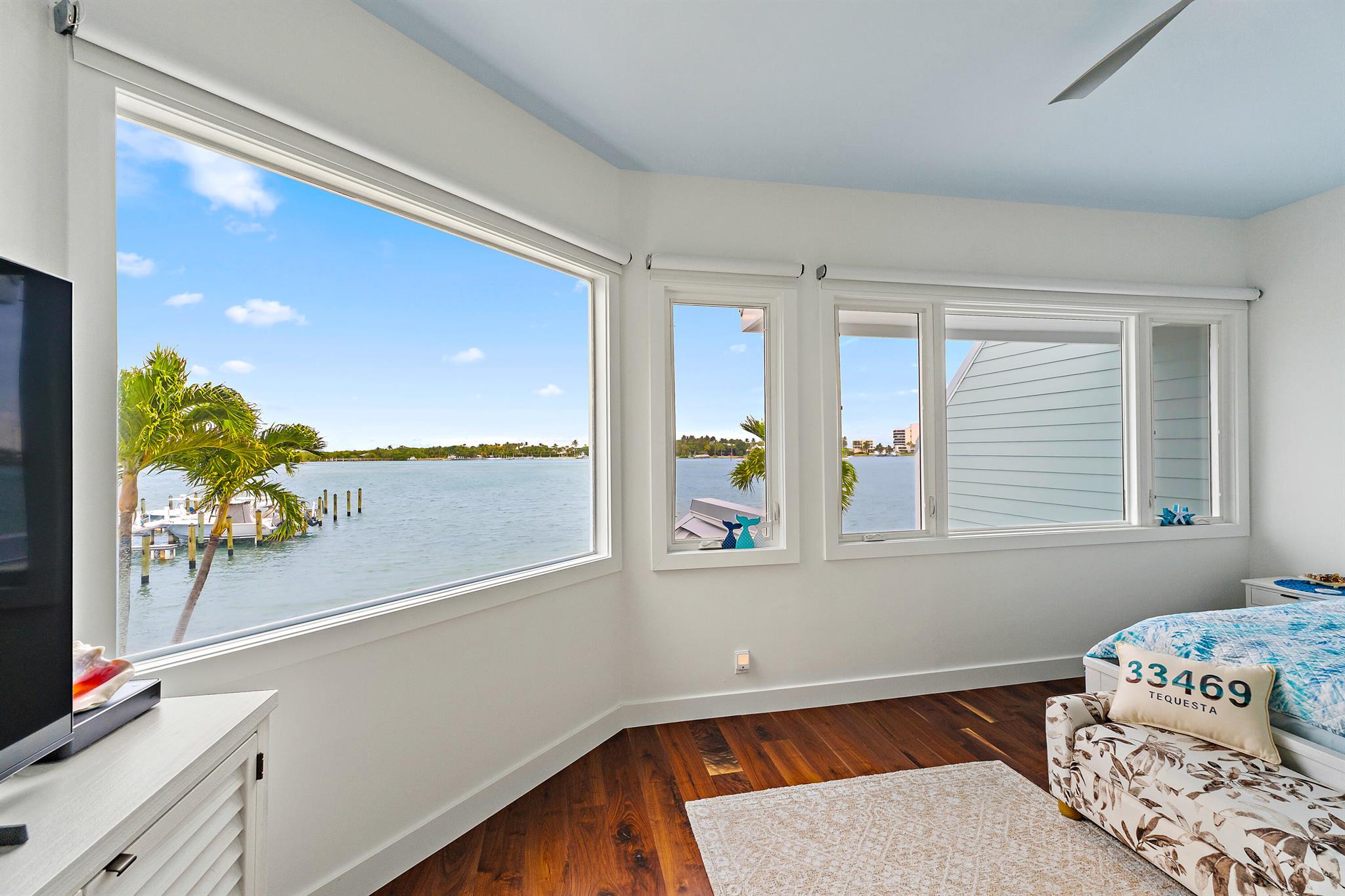 SCRIMSHAW ON THE BAY - Residential