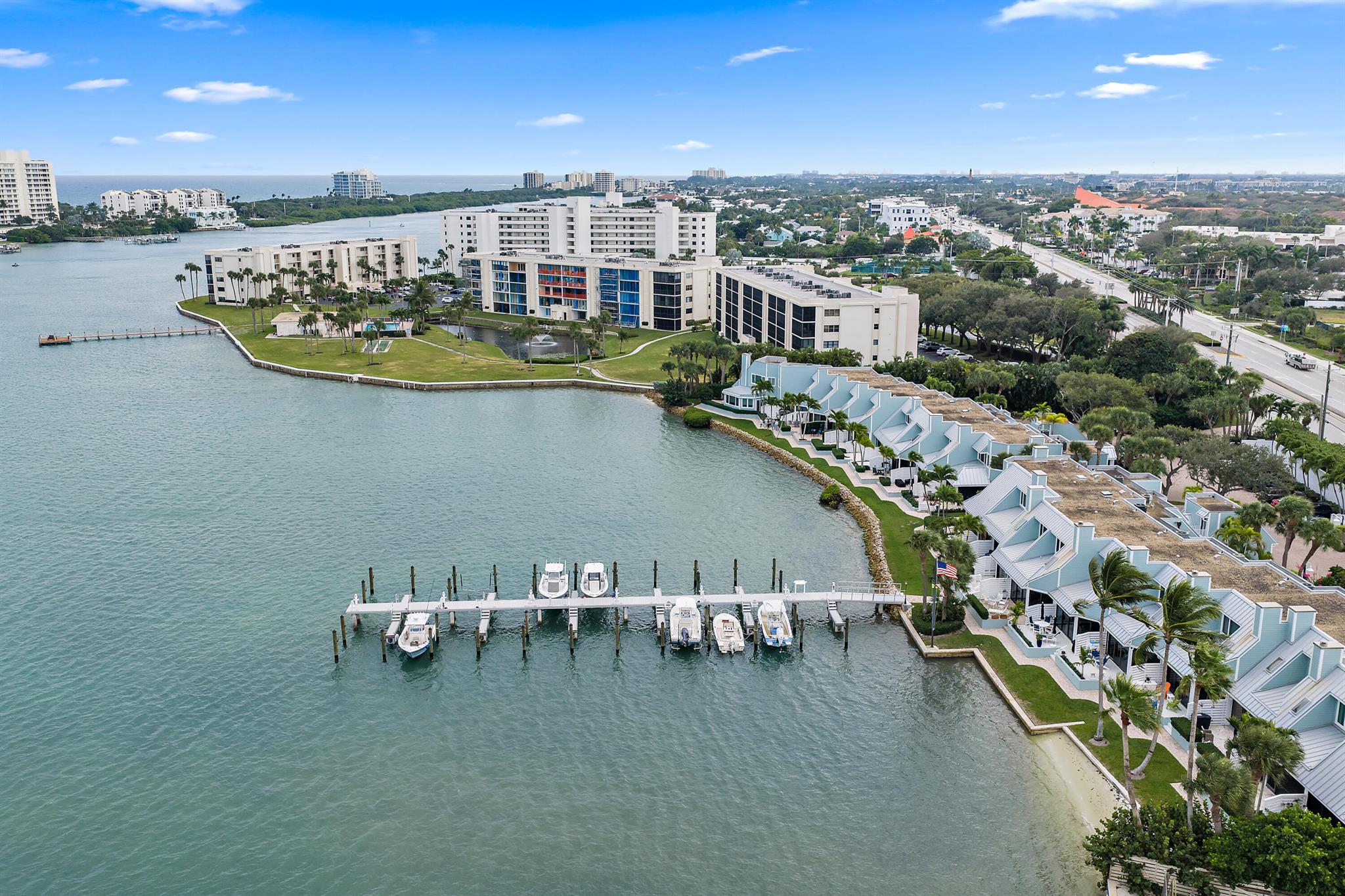 SCRIMSHAW ON THE BAY - Residential