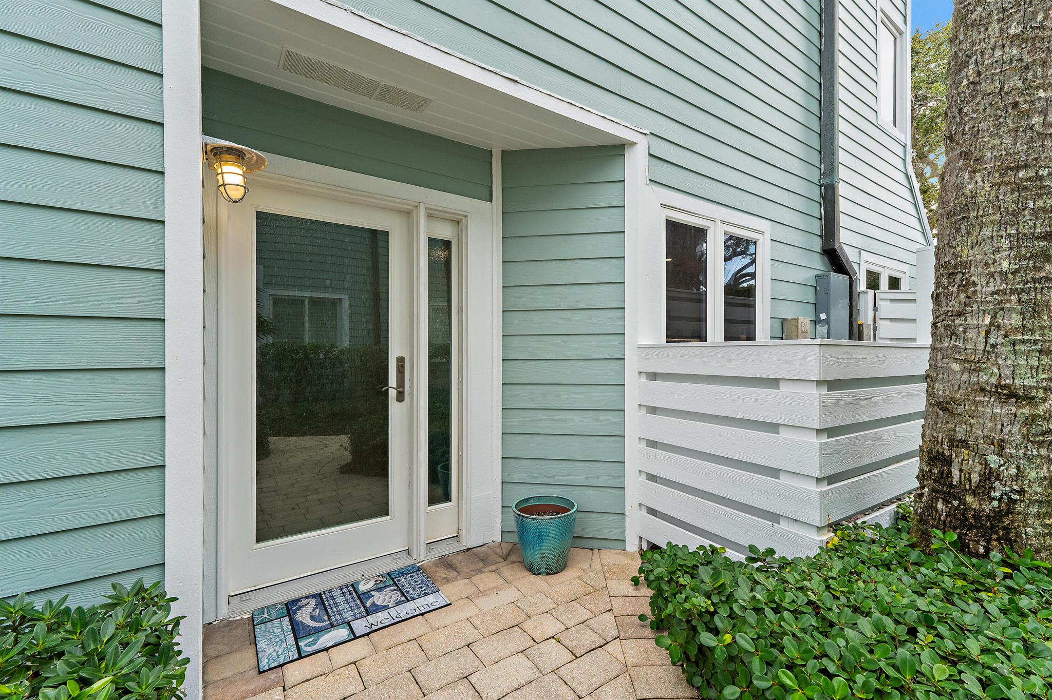 SCRIMSHAW ON THE BAY - Residential