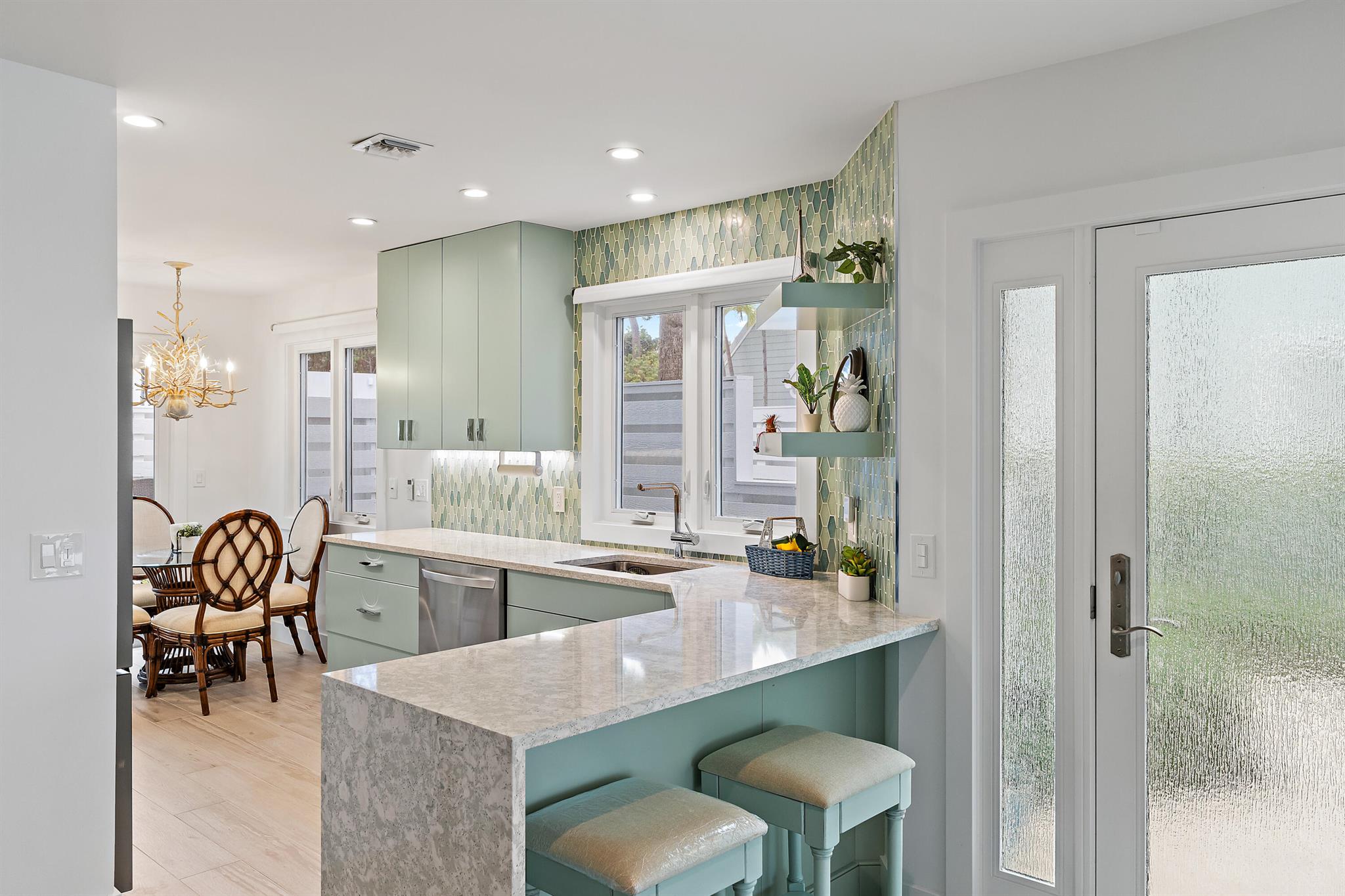 SCRIMSHAW ON THE BAY - Residential