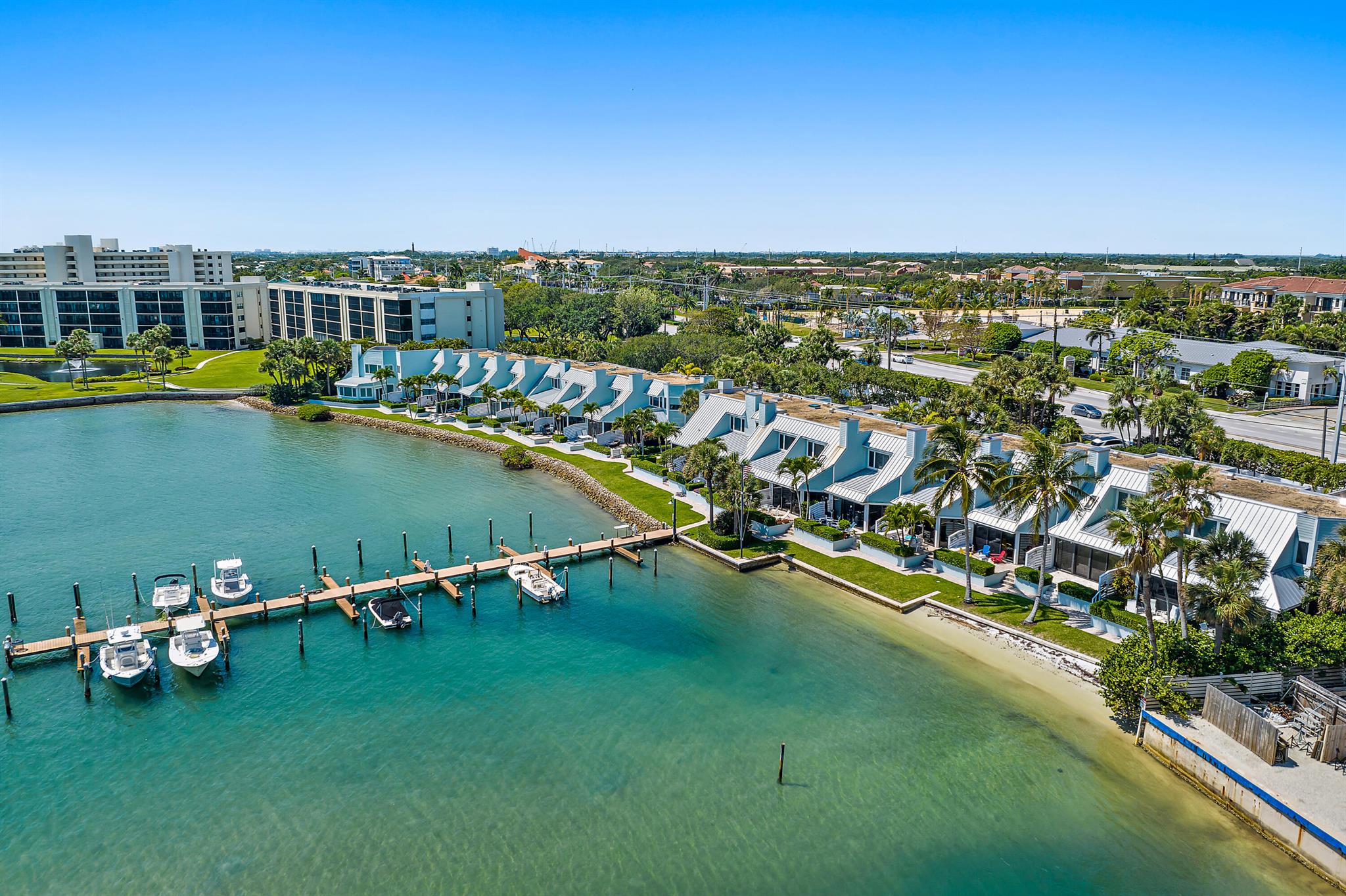 SCRIMSHAW ON THE BAY - Residential