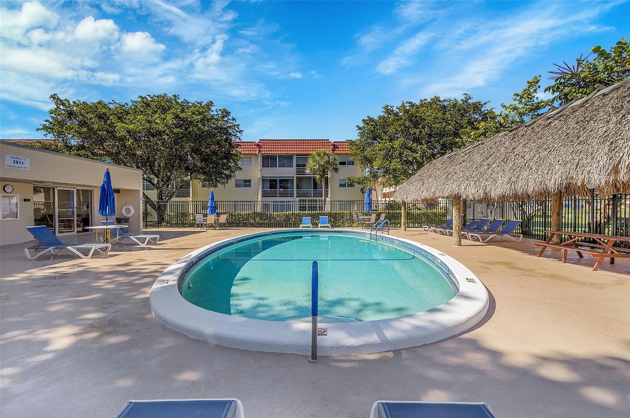 Sunrise Lakes 14 Condo - Residential