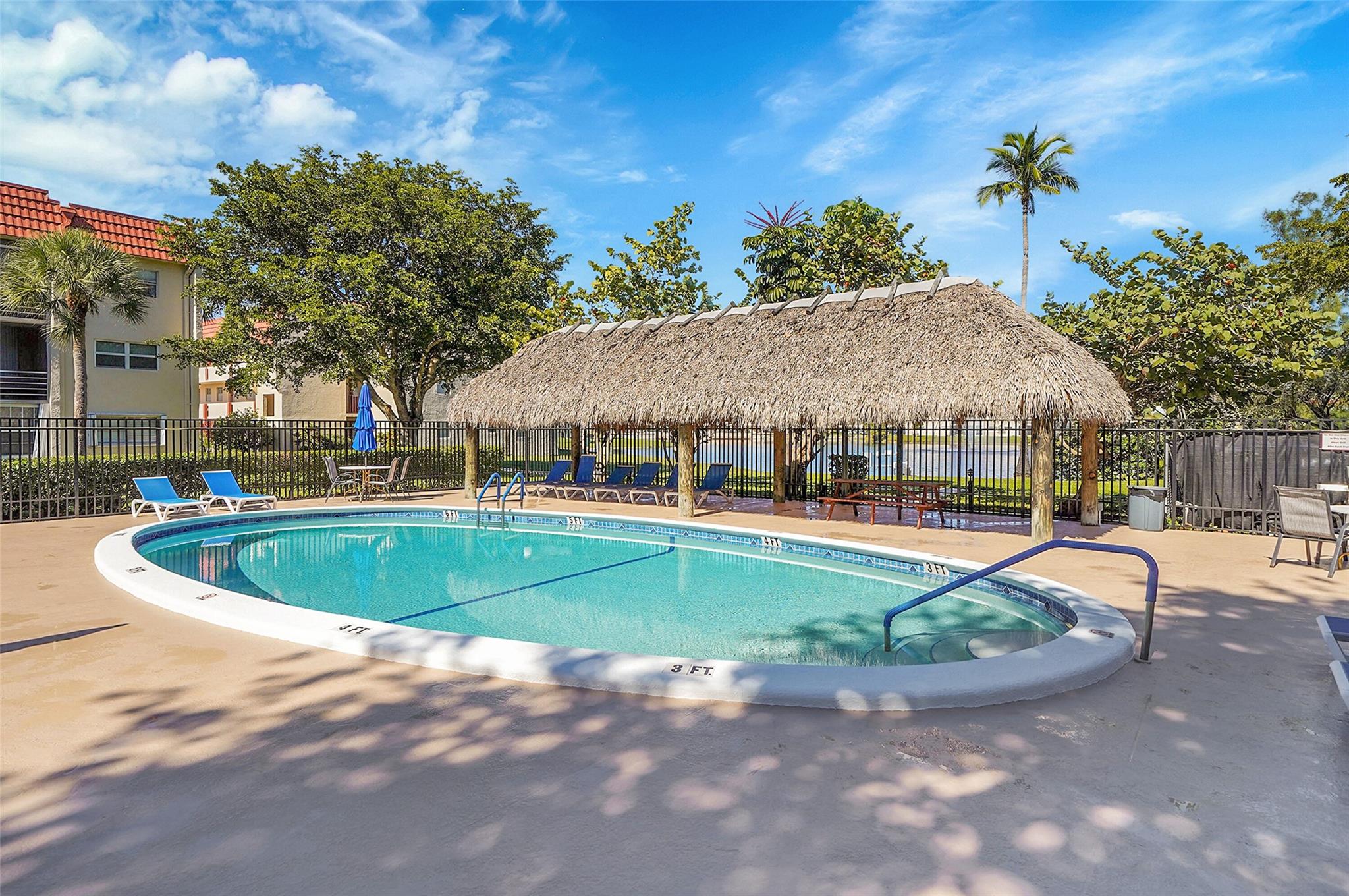 Sunrise Lakes 14 Condo - Residential