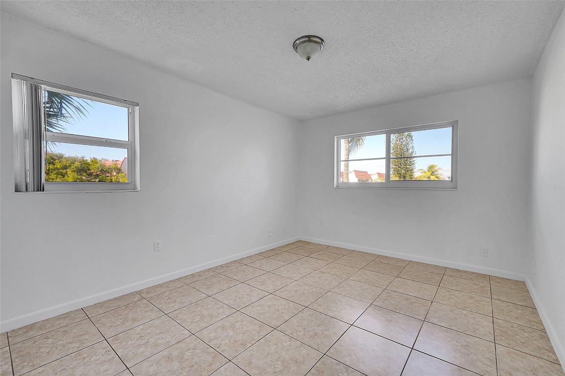 Sunrise Lakes 14 Condo - Residential