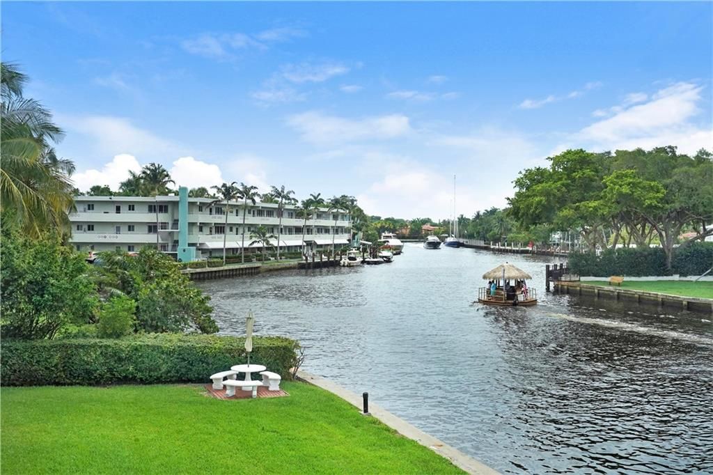 Photo of 818 SE 4th St #204, Fort Lauderdale, FL 33301 (MLS # F10289439)