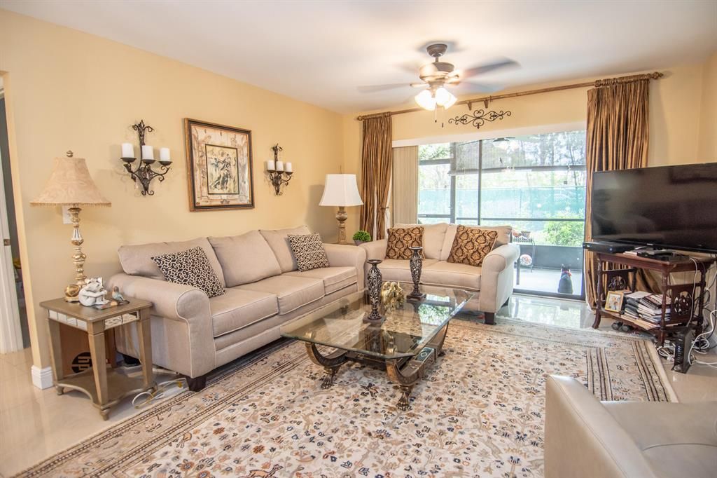 Photo of 1230 SE Parkview Place Pl #D2, Stuart, FL 34994 (MLS # R10691322)