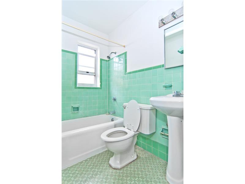 Hollywood 1-21 B - Residential Lease