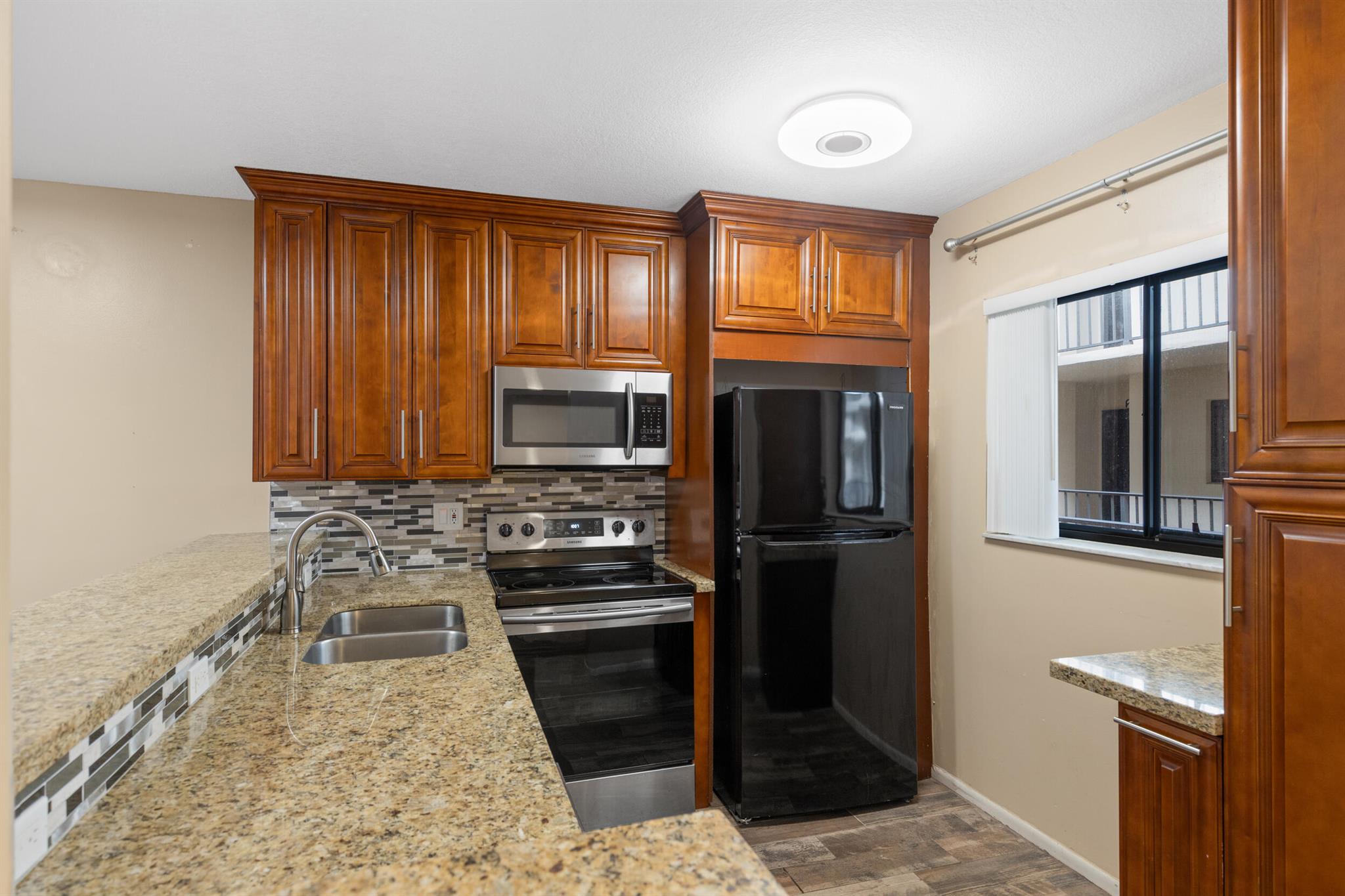 5280 Las Verdes Circle 216