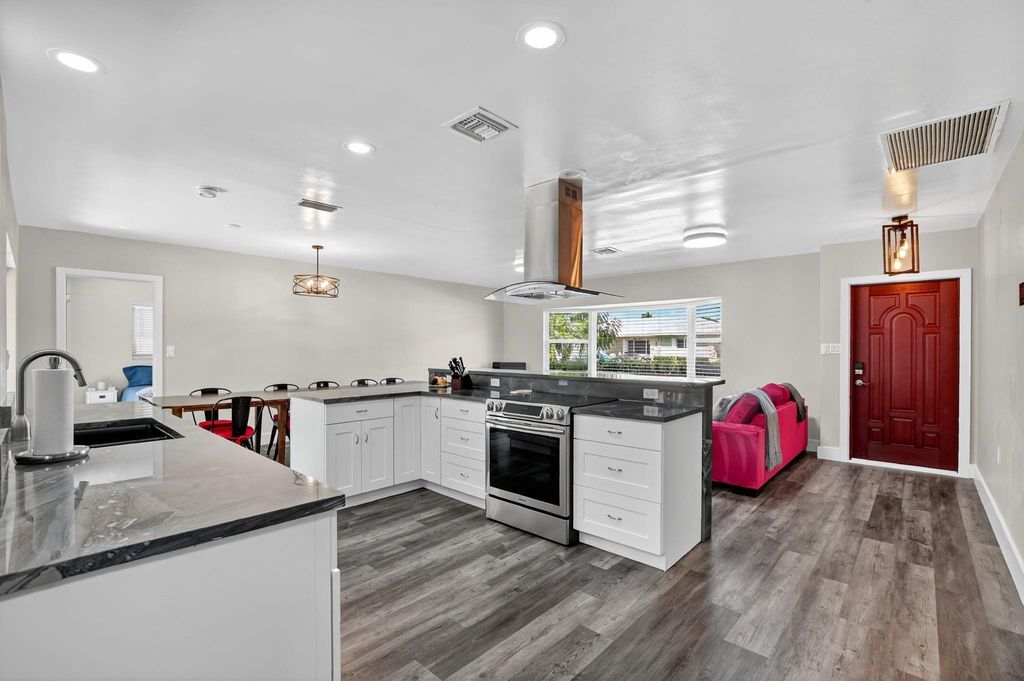 Photo of 1650 NW 9th Street, Boca Raton, FL 33486 (MLS # B26035997)