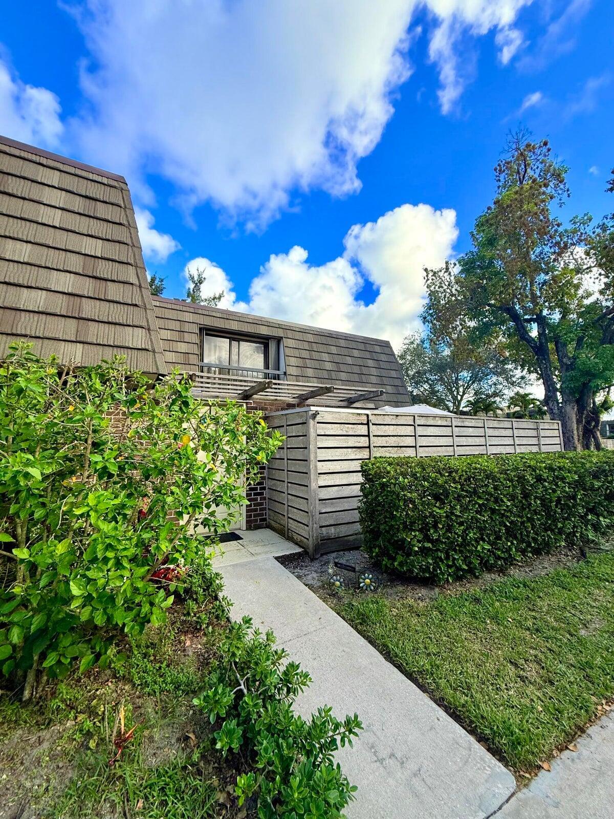 903 9TH Terrace