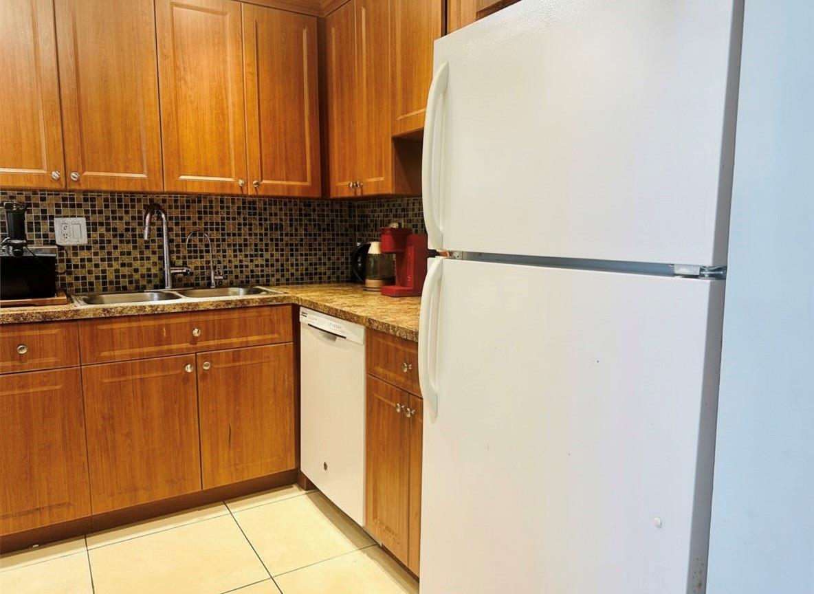 5985 Del Lago Cir 223