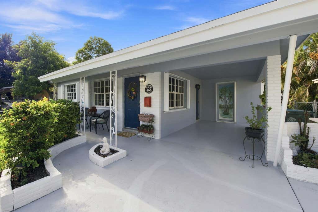 Photo of 468 NW 48th Street, Oakland Park, FL 33309 (MLS # B26069177)