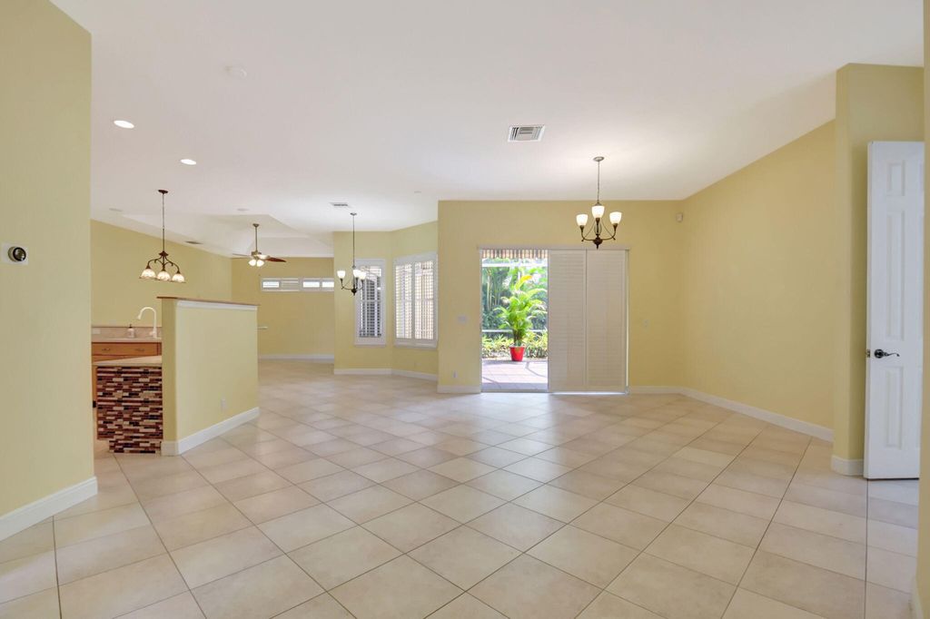 Photo of 1325 E Barwick Ranch Circle, Delray Beach, FL 33445 (MLS # R11079056)