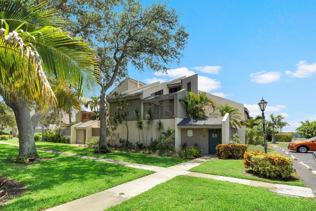 Photo of 1605 S Us Highway 1 #1f, Jupiter, FL 33477 (MLS # R10912718)