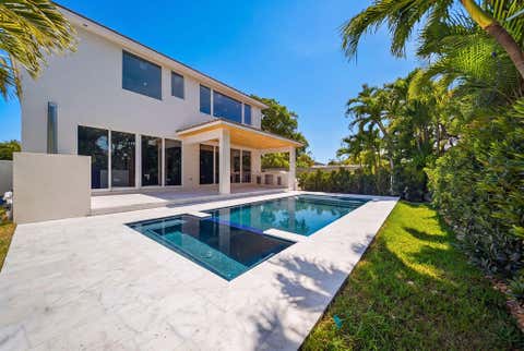 Tiny photo for 2611 Clematis Place, Fort Lauderdale, FL 33301 (MLS # B26043868)