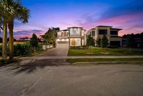 Tiny photo for 2611 Clematis Place, Fort Lauderdale, FL 33301 (MLS # B26043868)