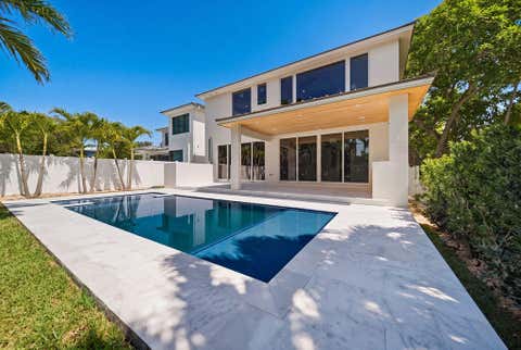 Tiny photo for 2611 Clematis Place, Fort Lauderdale, FL 33301 (MLS # B26043868)