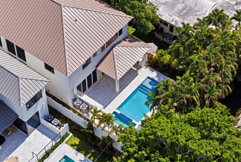 Tiny photo for 2611 Clematis Place, Fort Lauderdale, FL 33301 (MLS # B26043868)