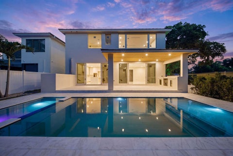 Tiny photo for 2611 Clematis Place, Fort Lauderdale, FL 33301 (MLS # B26043868)