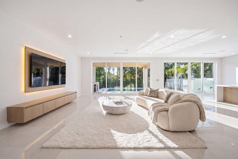 Tiny photo for 2611 Clematis Place, Fort Lauderdale, FL 33301 (MLS # B26043868)