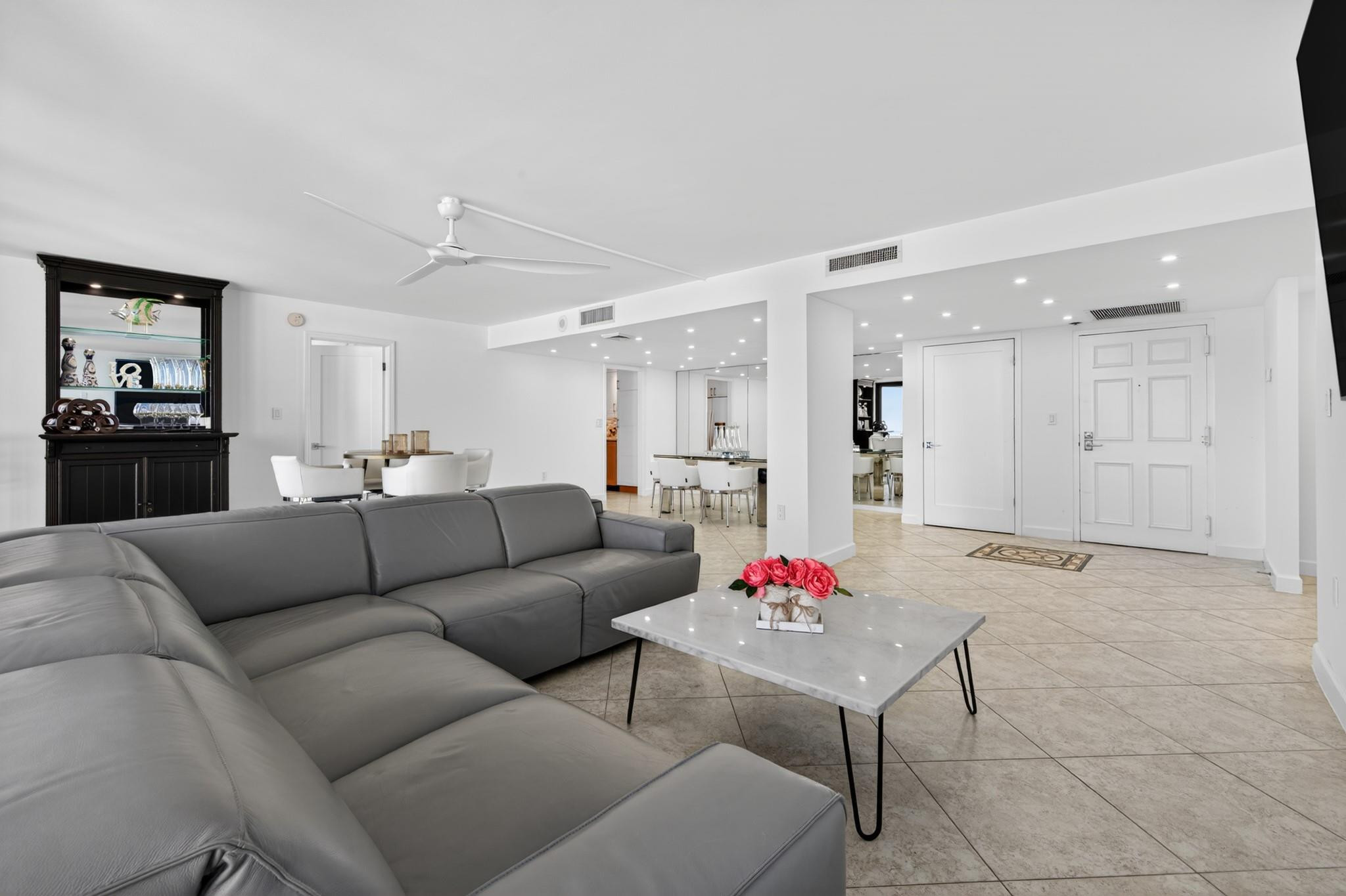 4200 N Ocean Drive 1- 1101