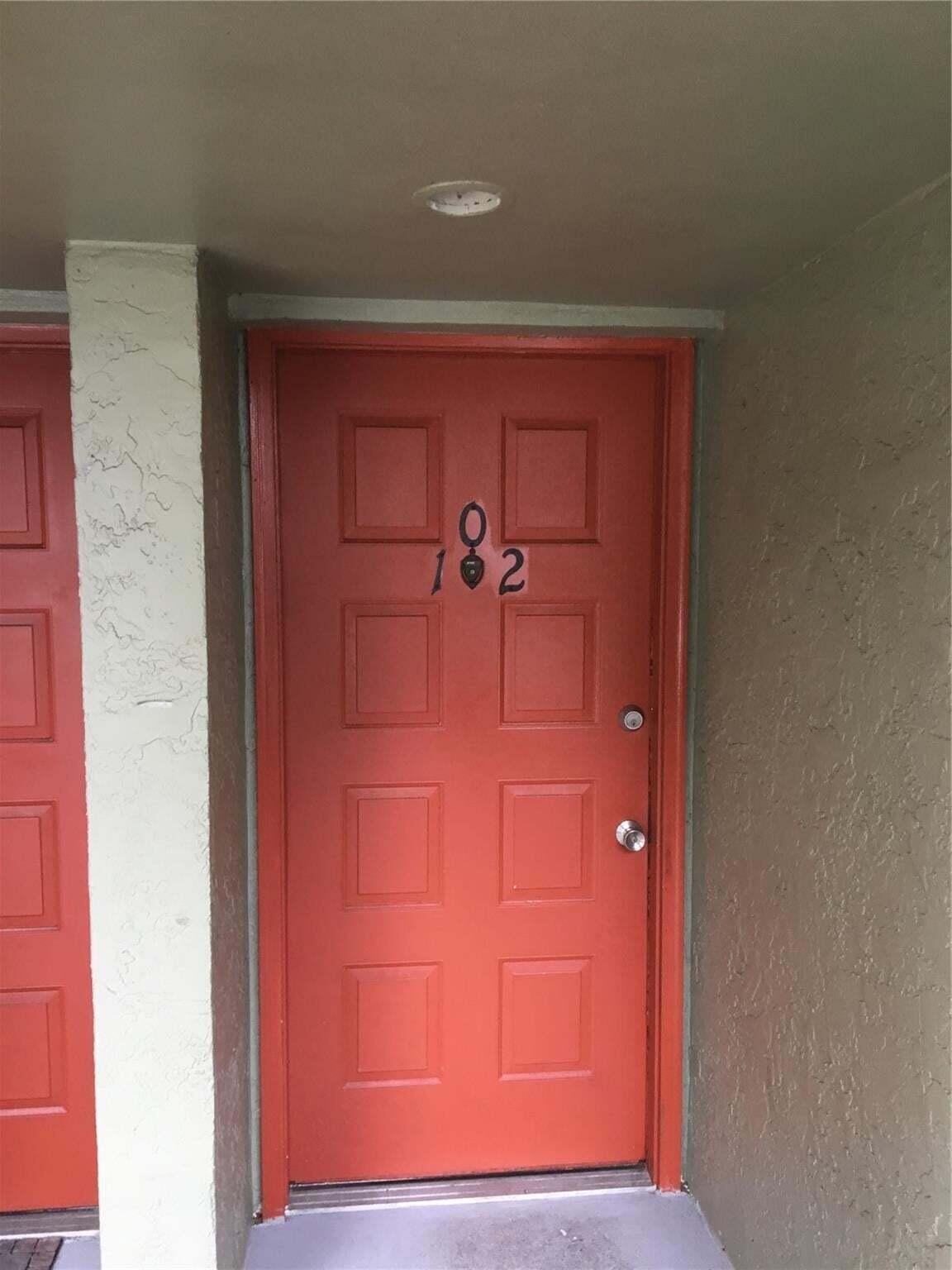 207 LAKE POINTE Drive 102