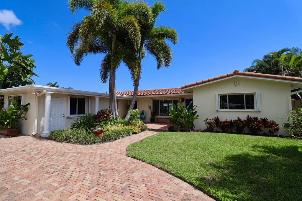 Photo of 2208 NE 19TH Avenue, Wilton Manors, FL 33305 (MLS # B26081666)