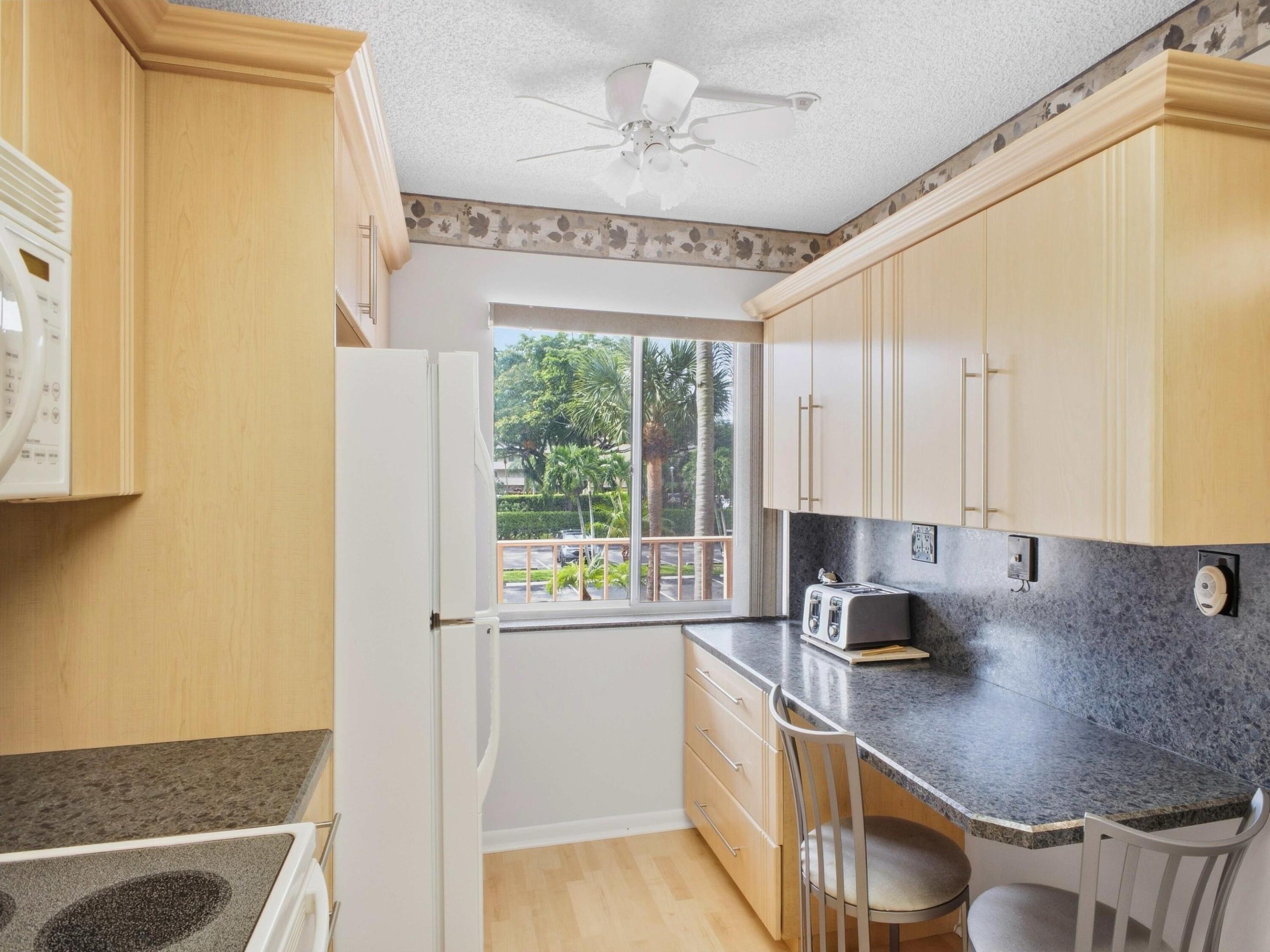 7145 Huntington Lane 205