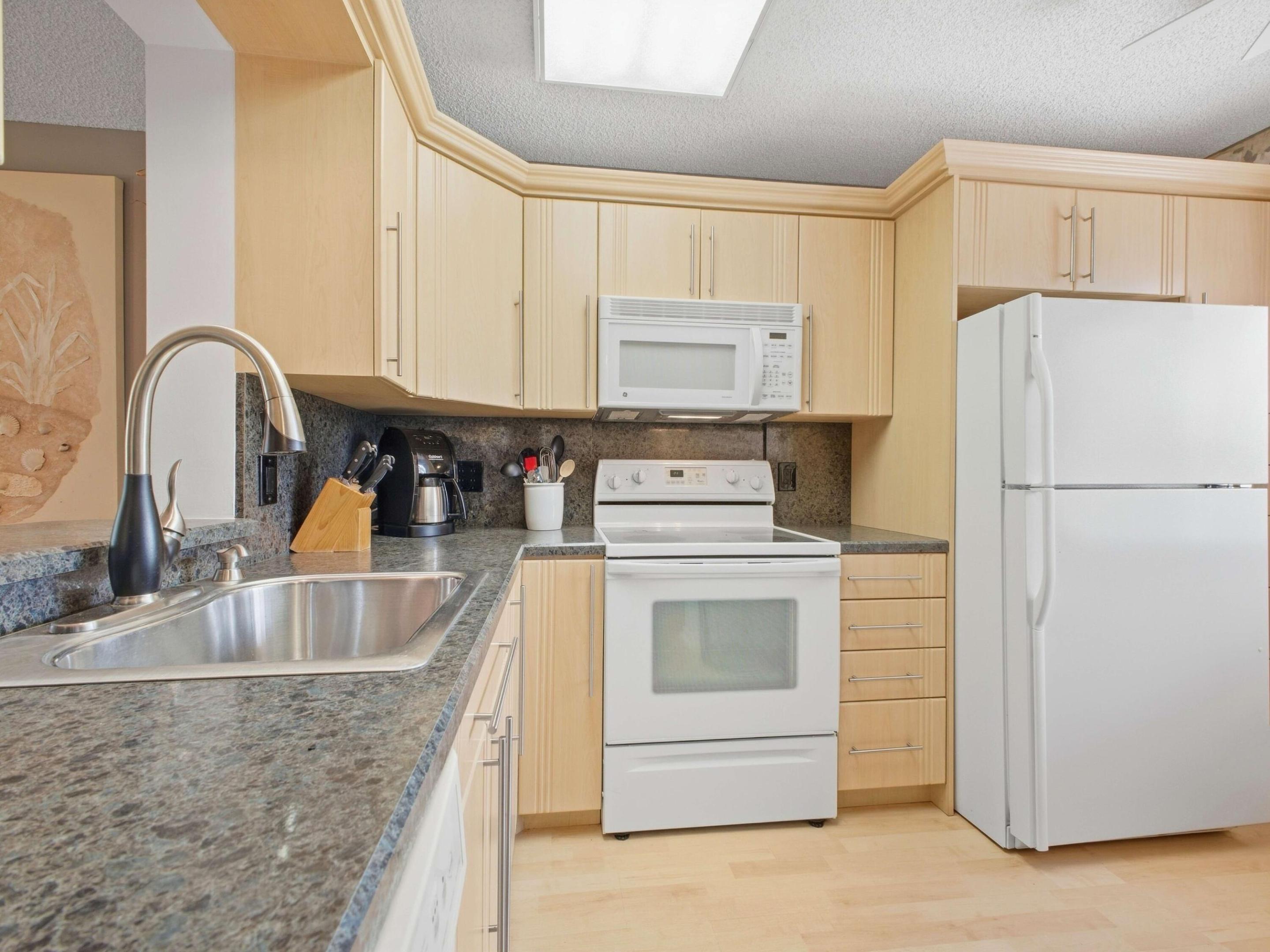 7145 Huntington Lane 205