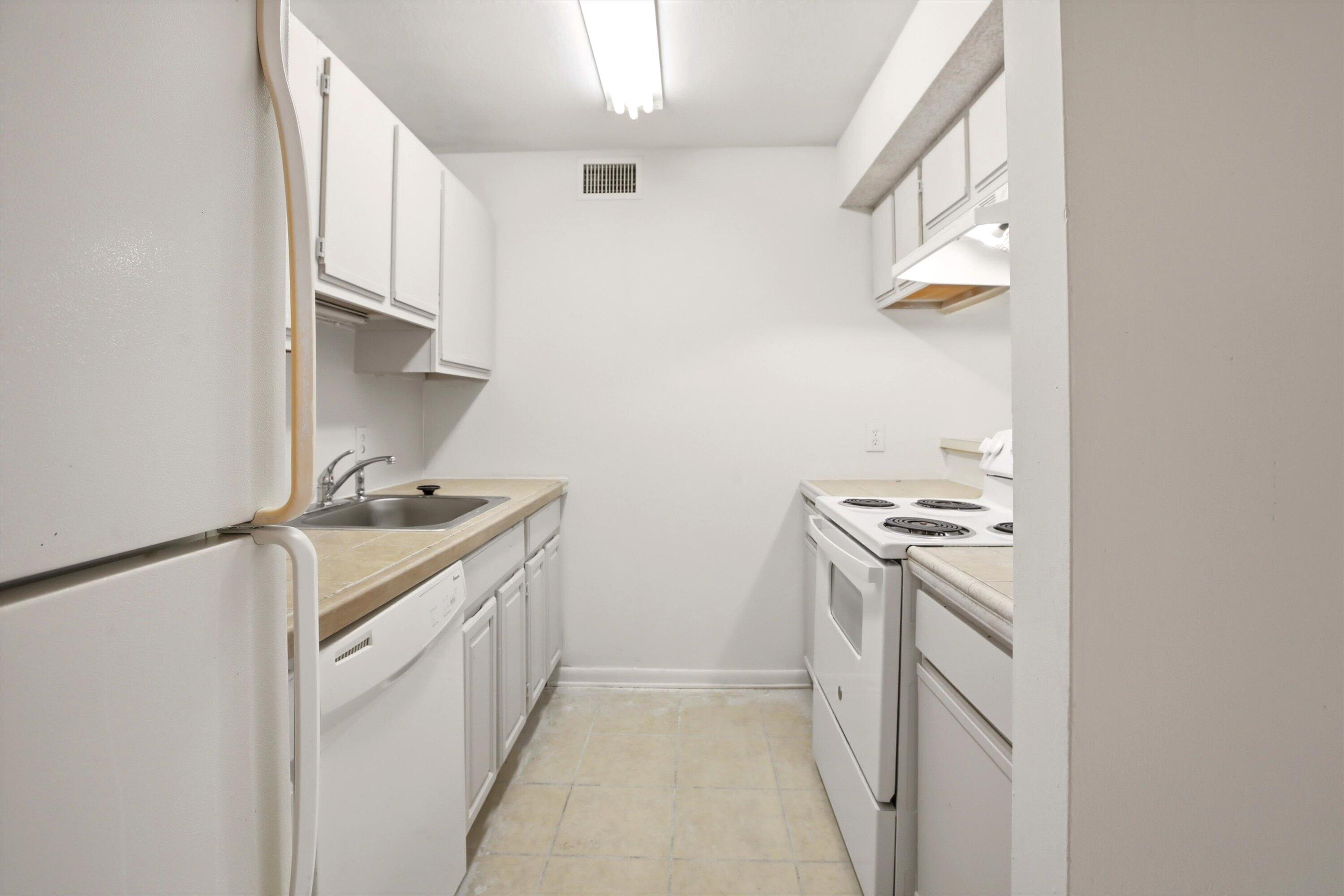 PALM AIRE GARDENS CONDO - Residential Lease