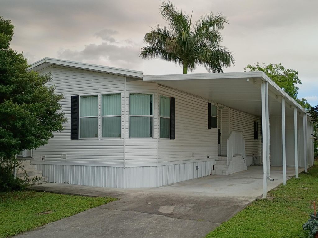 Photo of 2080 SW 85th Avenue, Davie, FL 33324 (MLS # B26042479)