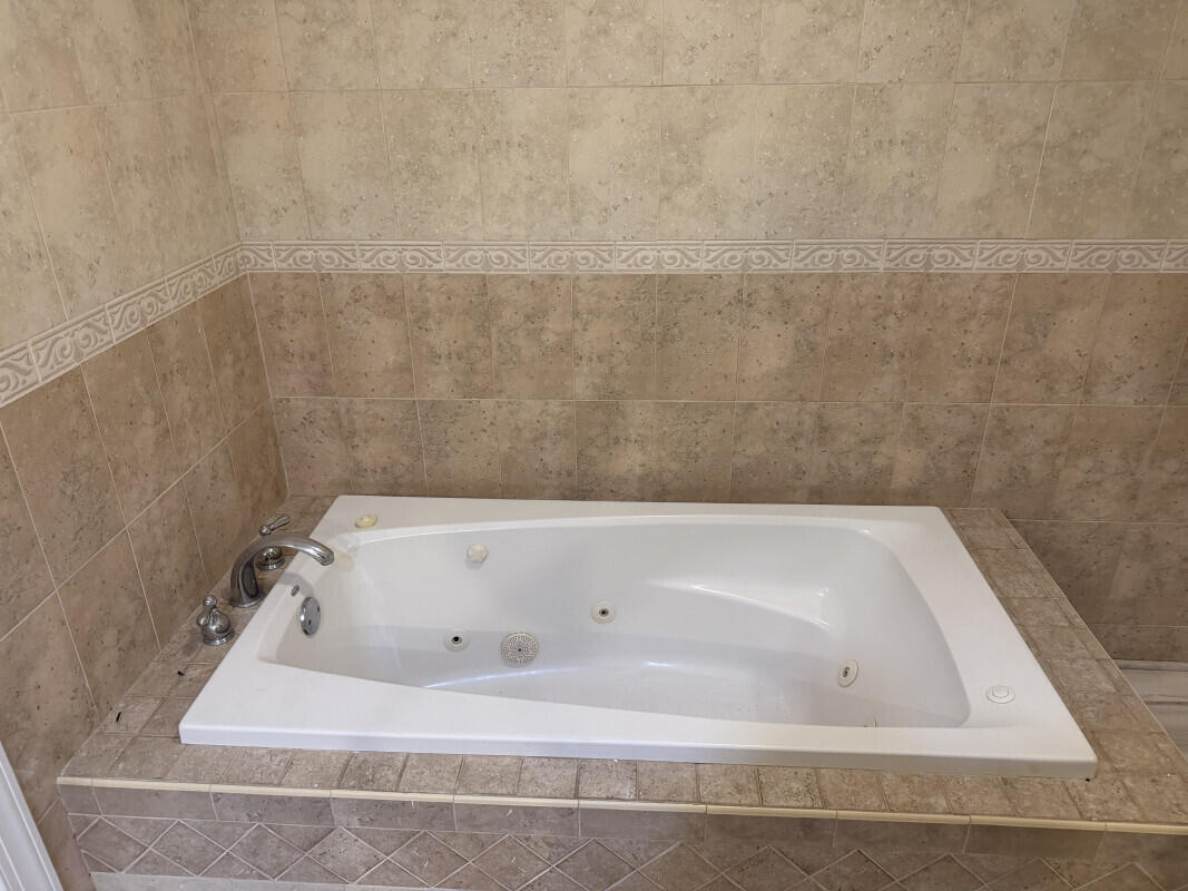 POINTE CONDO - Residential Lease
