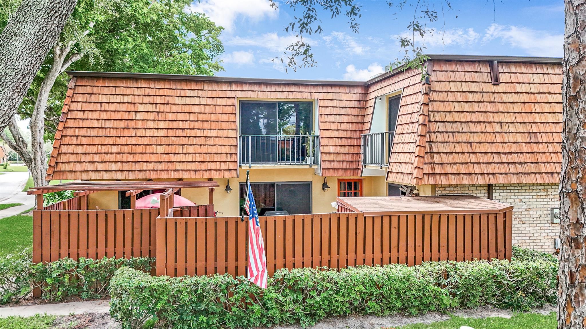 Enjoy this lovely 3 bedroom, 3 full bath, townhome w/ private courtyard that is centrally located near restaurants, shopping, parks, medical & interstate...In 2022 the following updates were made: New laminate wood flooring throughout, A/C, Washer/Dryer (on 2nd floor), Refrigerator, SolarTinted Sliding Doors plus W/H 2024. Best floor plan w/ separate dining area, 1 full bathroom & 1 bedroom located on 1st floor. A spacious primary bedroom upstairs & includes an oversized walk-in closet/GAME ROOM plus an extra closet. Bedrooms have a private balcony. Low HOA dues cover: roof, building insurance, common area, lawn, maintenance, trash removal. This is an all-age community & pets are welcome! Owners are assigned 2 parking spaces, plus plenty of guest parking nearby. Set up a showing today!