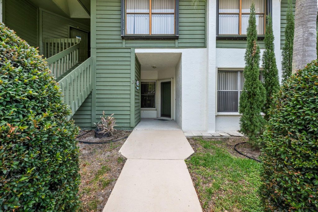 Photo of 5280 SE Seascape Way #103, Stuart, FL 34997 (MLS # R10987953)