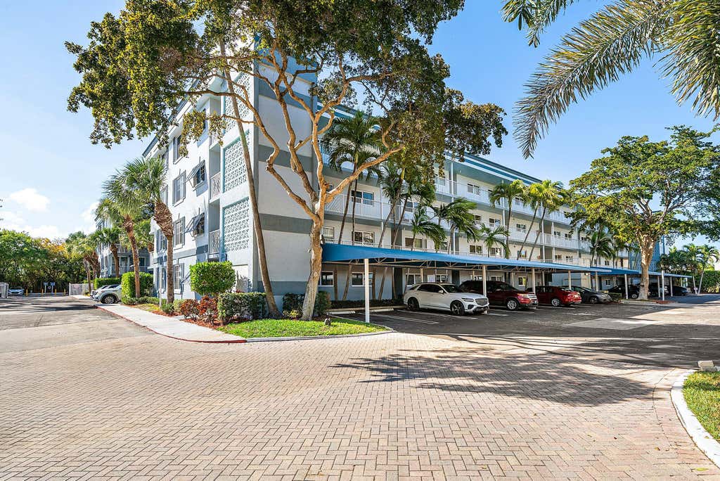 Photo of 621 E Woolbright Road #B407, Boynton Beach, FL 33435 (MLS # B26063887)