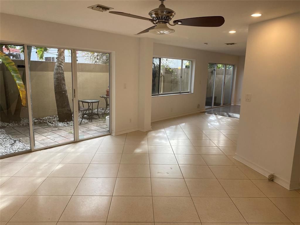Photo of 101 SE 15th Avenue, Fort Lauderdale, FL 33301 (MLS # F10418862)
