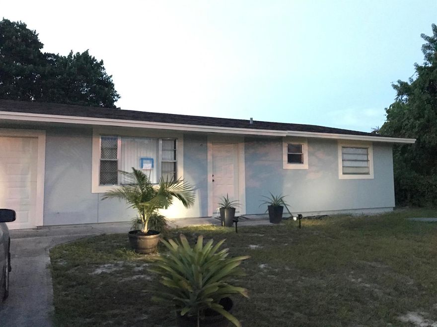 OPEN SAT 10/25   11am - 1pm  BEAUTIFUL 2/2/1 GARAGE, ALL FRESHLY PAINTED INTERIOR, NEW KITCHEN AND MEW APPLIANCES, NEW BATHS.  ALL CERAMIC TILED FLOORS.  BIG BACKYARD.